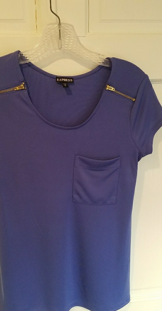 Express. Purple top with shoulder zipper. W0000031